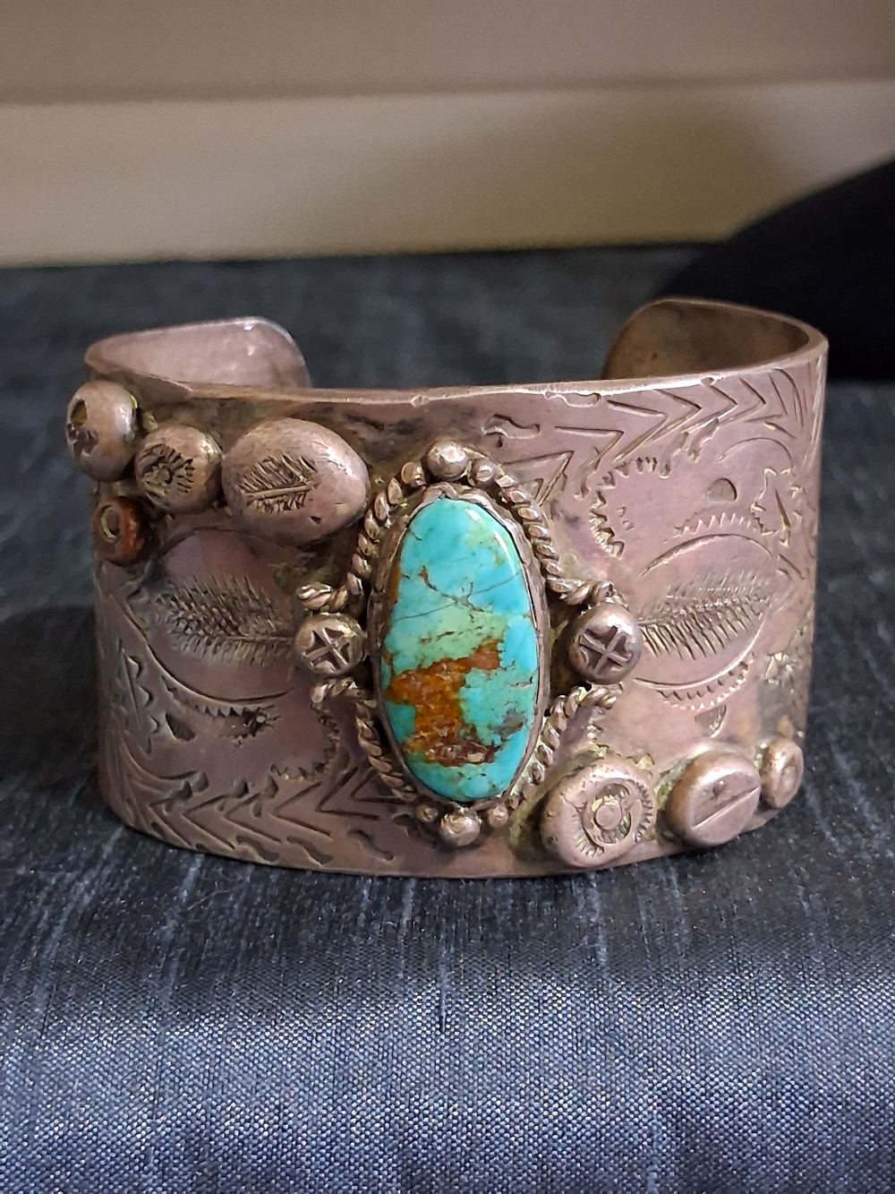 Old Pawn Native American Turquoise Oval Stone Sterling Silver Cuff Bracelet - Picture 16 of 16